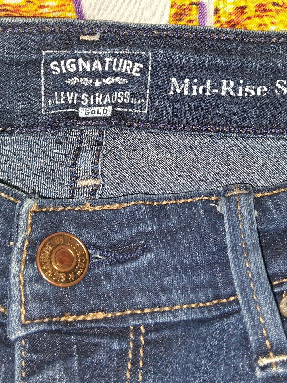 Signature by Levi Strauss Mid-Rise Gold Denim Jeans - Blue